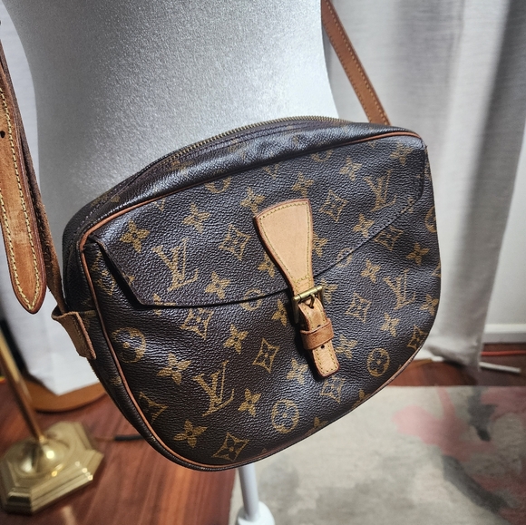 Authentic Louis Vuitton Juene Fille crossbody - Picture 3 of 15